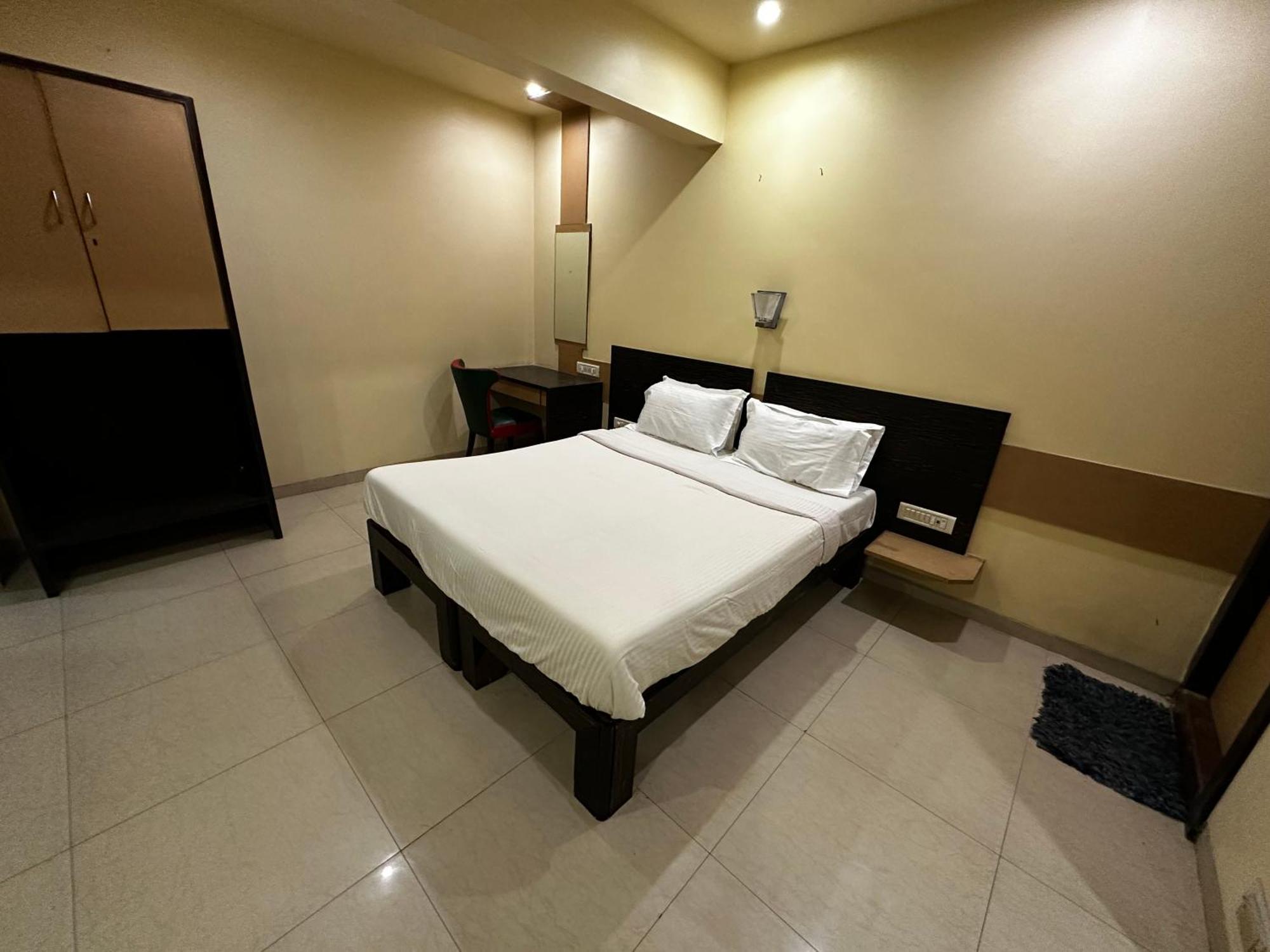 The Saffron Suites Sasupada Exterior photo